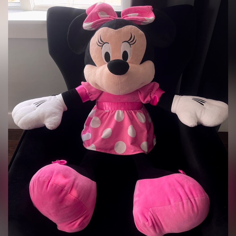 Disney Minnie Mouse 40” Jumbo. Good Condition.